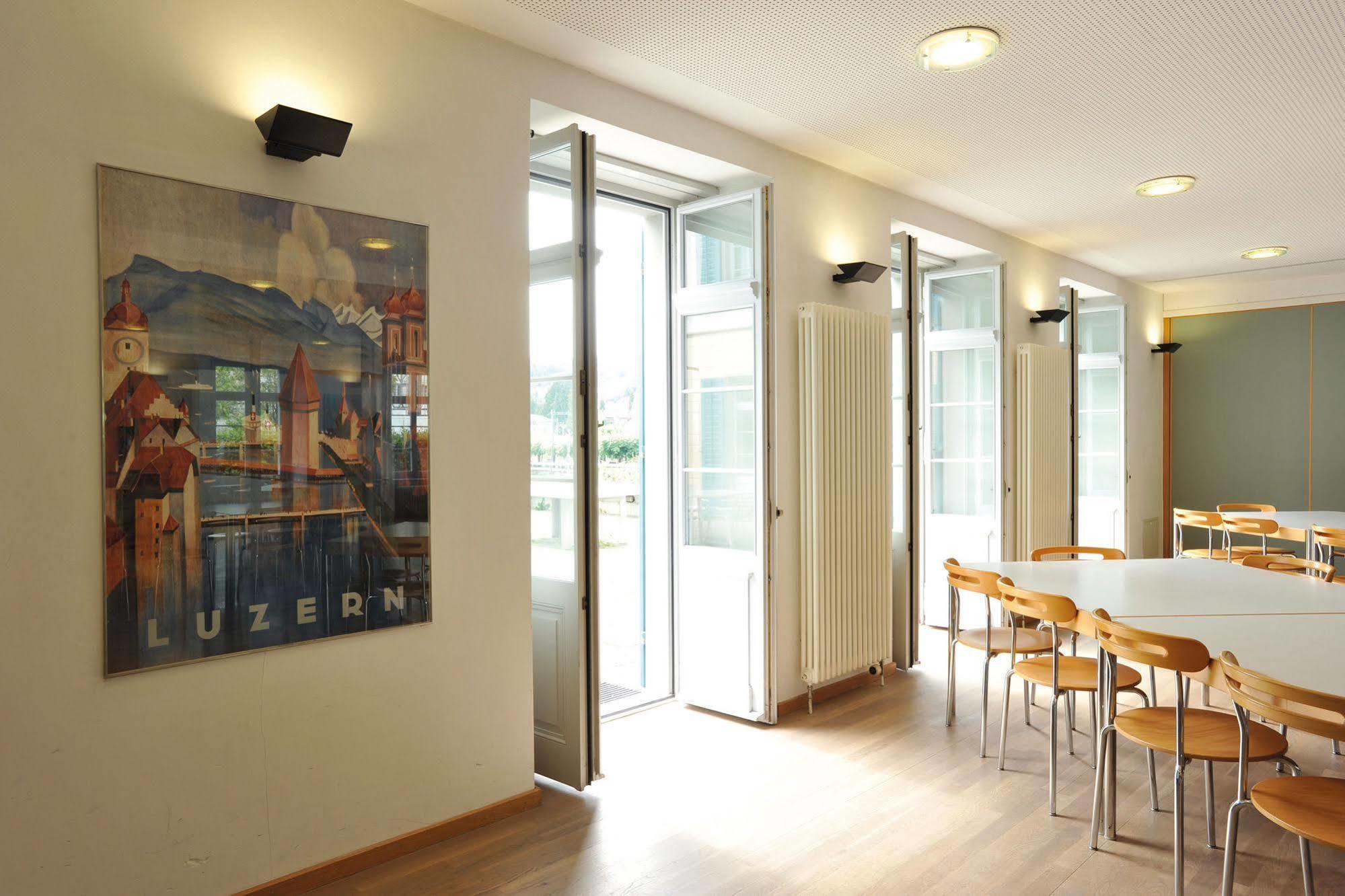 Richterswil Youth Hostel Екстер'єр фото